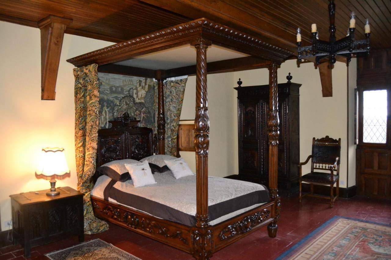 Chateau De Peufeilhoux Vallon-en-Sully Buitenkant foto