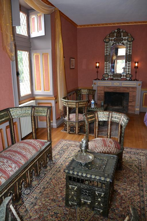 Chateau De Peufeilhoux Vallon-en-Sully Kamer foto