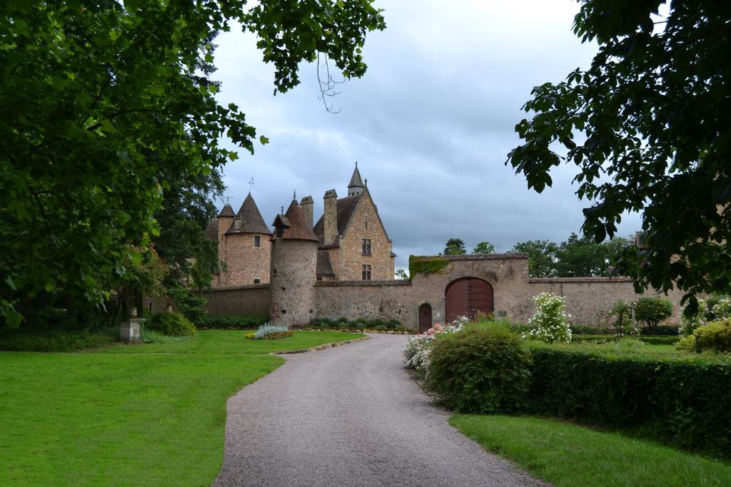 Chateau De Peufeilhoux Vallon-en-Sully Buitenkant foto