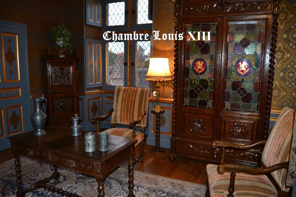 Chateau De Peufeilhoux Vallon-en-Sully Buitenkant foto