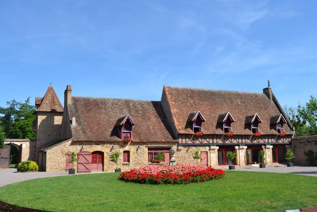 Chateau De Peufeilhoux Vallon-en-Sully Buitenkant foto
